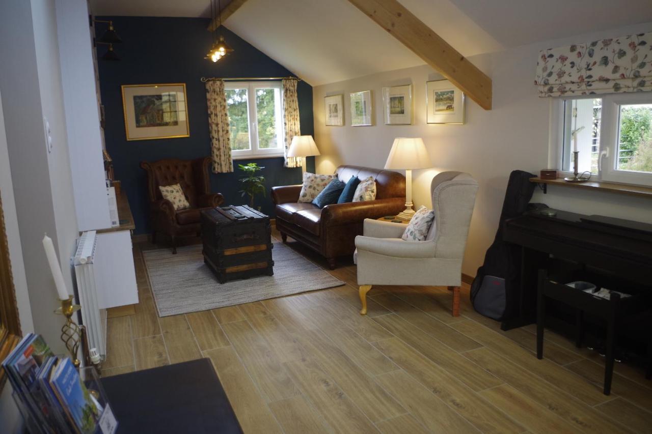 Chambres & Table D'Hotes De La Vieille Ferme Salon-la-Tour Екстериор снимка