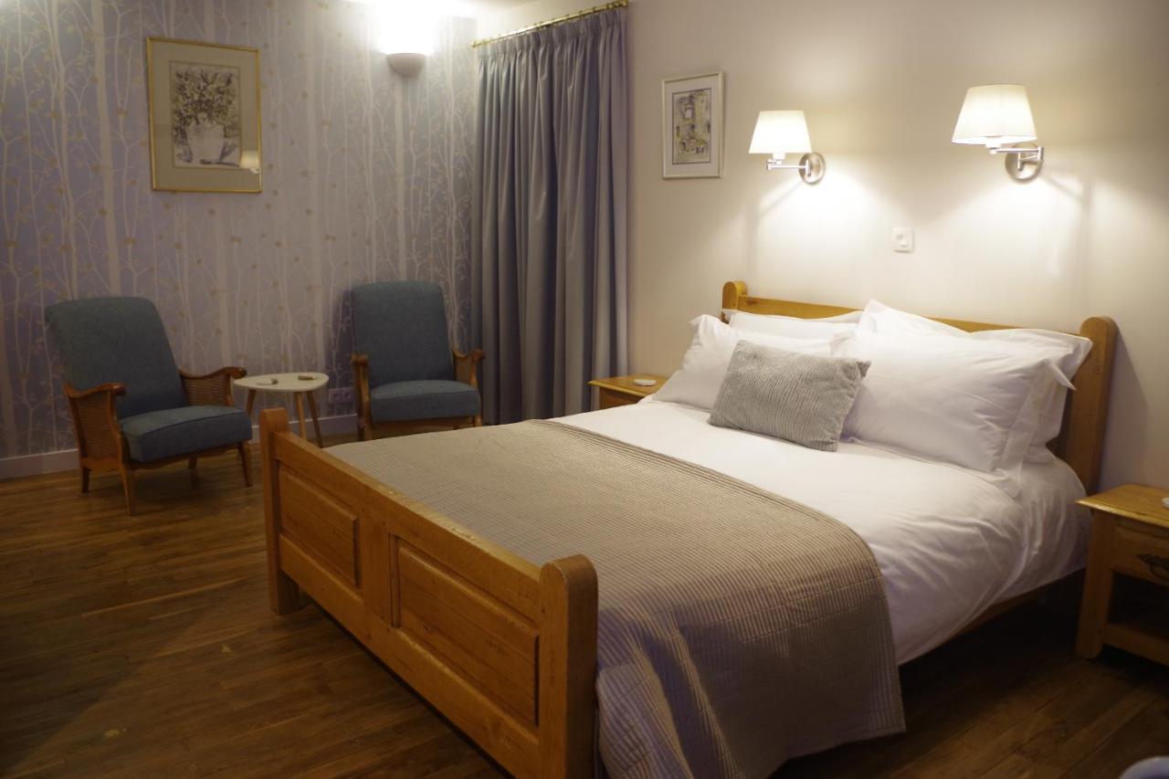 Chambres & Table D'Hotes De La Vieille Ferme Salon-la-Tour Екстериор снимка