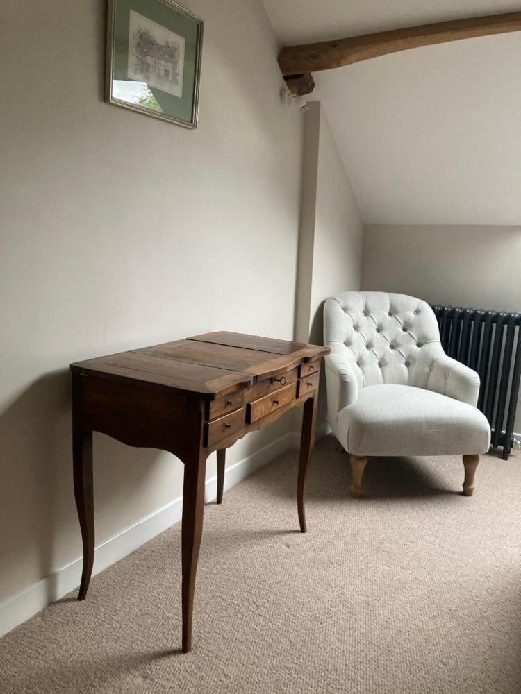 Chambres & Table D'Hotes De La Vieille Ferme Salon-la-Tour Екстериор снимка