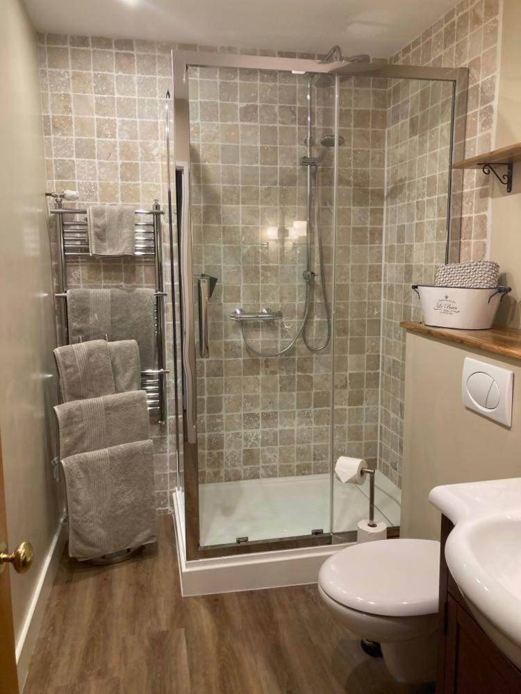 Chambres & Table D'Hotes De La Vieille Ferme Salon-la-Tour Екстериор снимка